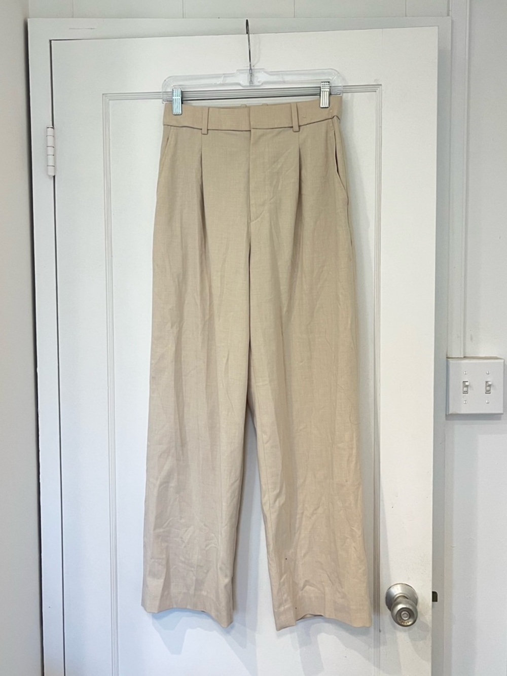 Uniqlo Wide-Leg Beige Trousers